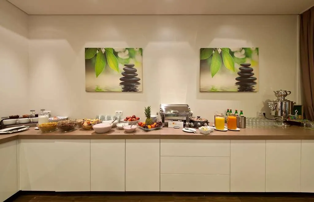 Holiday Inn - The Niu, Fusion Hamburg St. Georg By Ihg 3*,