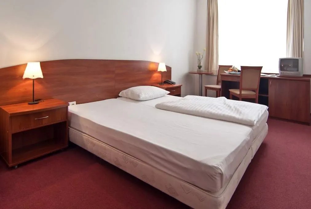 Hotel Holiday Inn - The Niu, Fusion Hamburg St. Georg By Ihg
