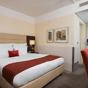 https://leonardo-hotel-munich-arabellapark.getmunichhotels.com