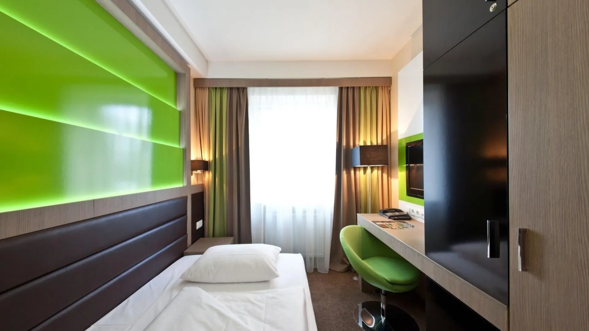Holiday Inn - The Niu, Fusion Hamburg St. Georg By Ihg Hotel